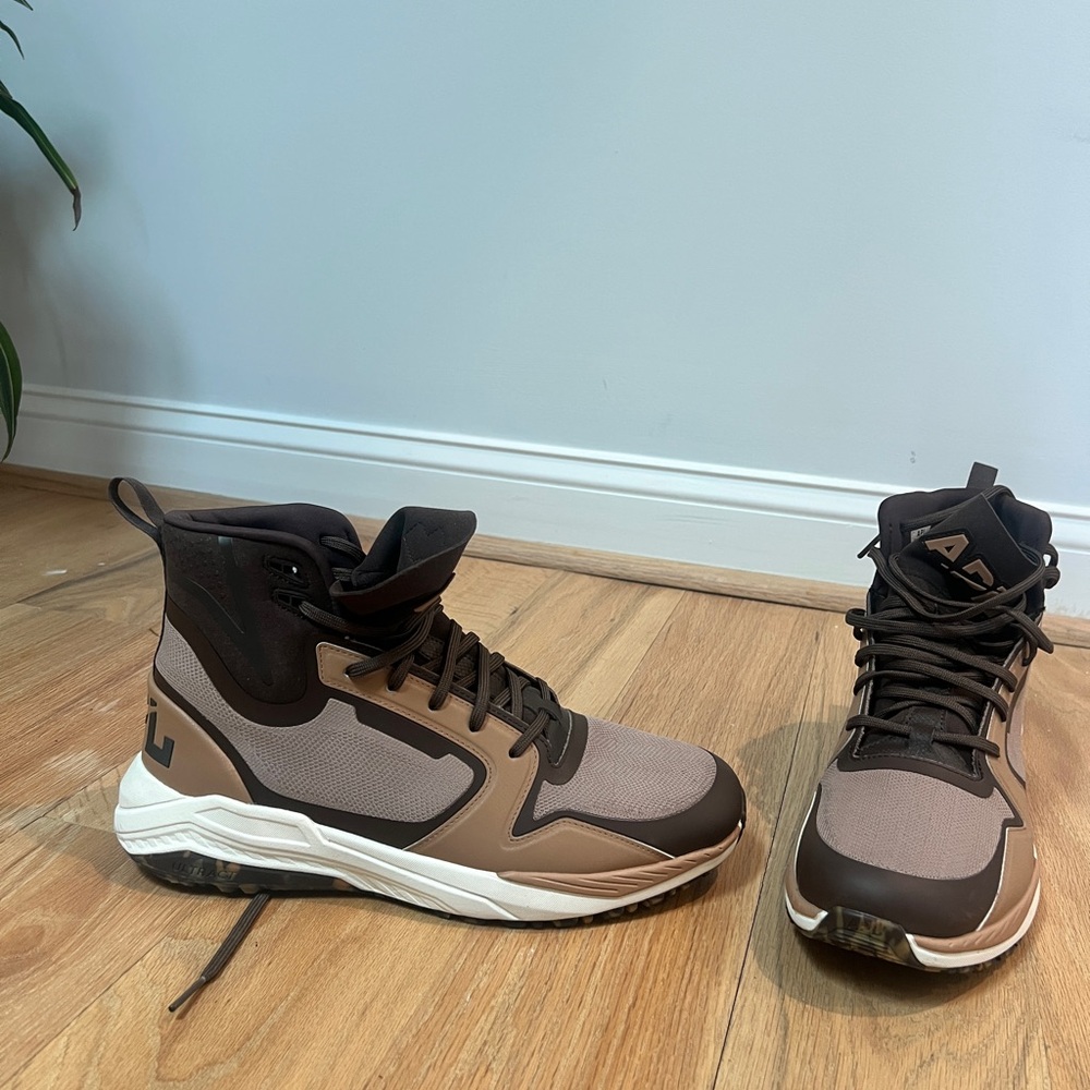 APL TechLoom Defender Sneakers – Men’s Size 12